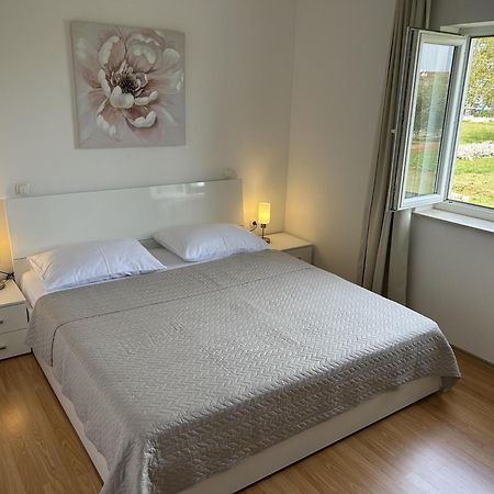 Sweet Lapat By El-Pi Tours Apartment Porat  Exterior photo