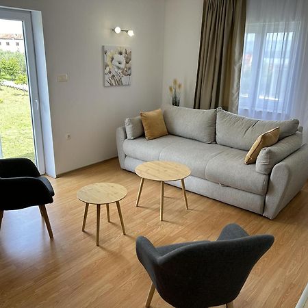 Sweet Lapat By El-Pi Tours Apartment Porat  Exterior photo