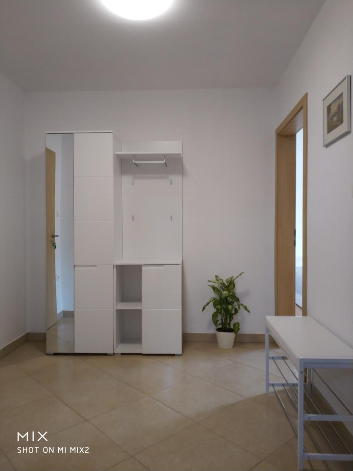 Sweet Lapat By El-Pi Tours Apartment Porat  Exterior photo